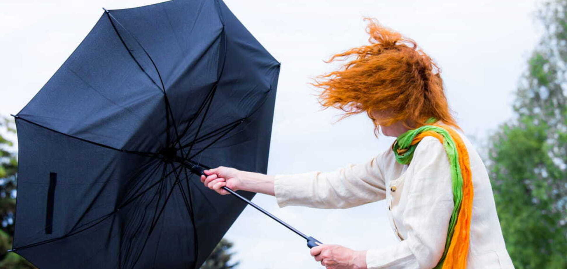 В Украине ожидаются сильные порывы ветра: названы области, где будет бушевать непогода