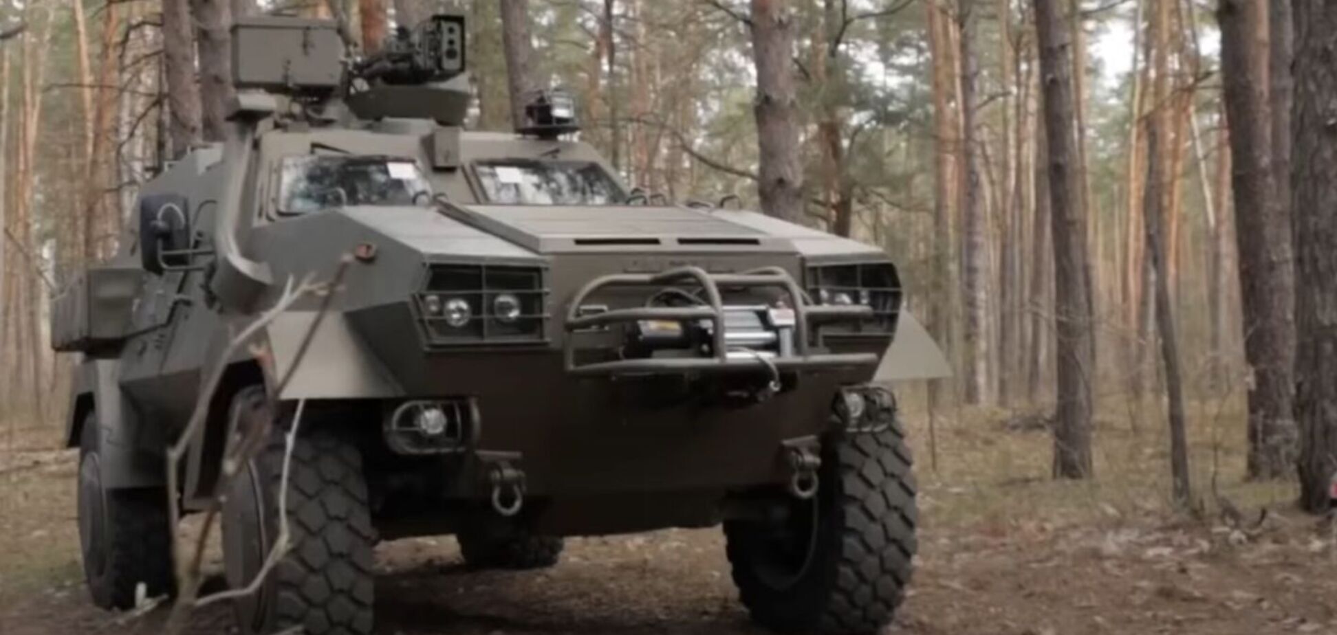 Сырскому показали новую украинскую бронемашину: в чем ее особенность. Видео