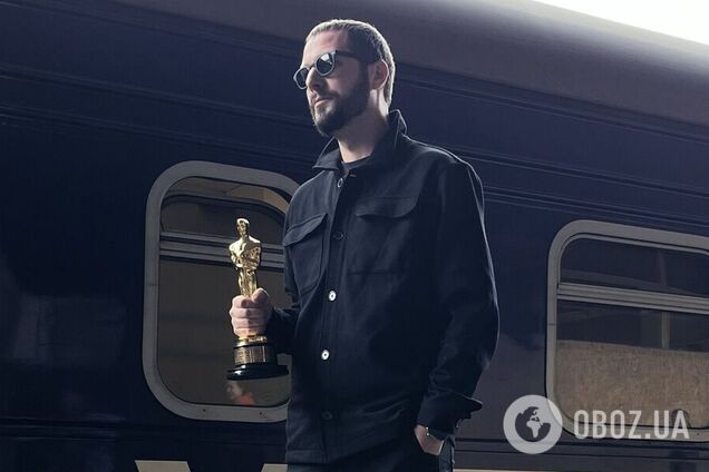 Режиссер '20 дней в Мариуполе' Мстислав Чернов, которому аплодировал Голливуд, привез первый 'Оскар' в Украину. Фото