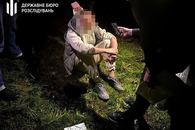 Организовал переправку уклонистов через границу: во Львовской области 'на горячем' задержали чиновника. Фото