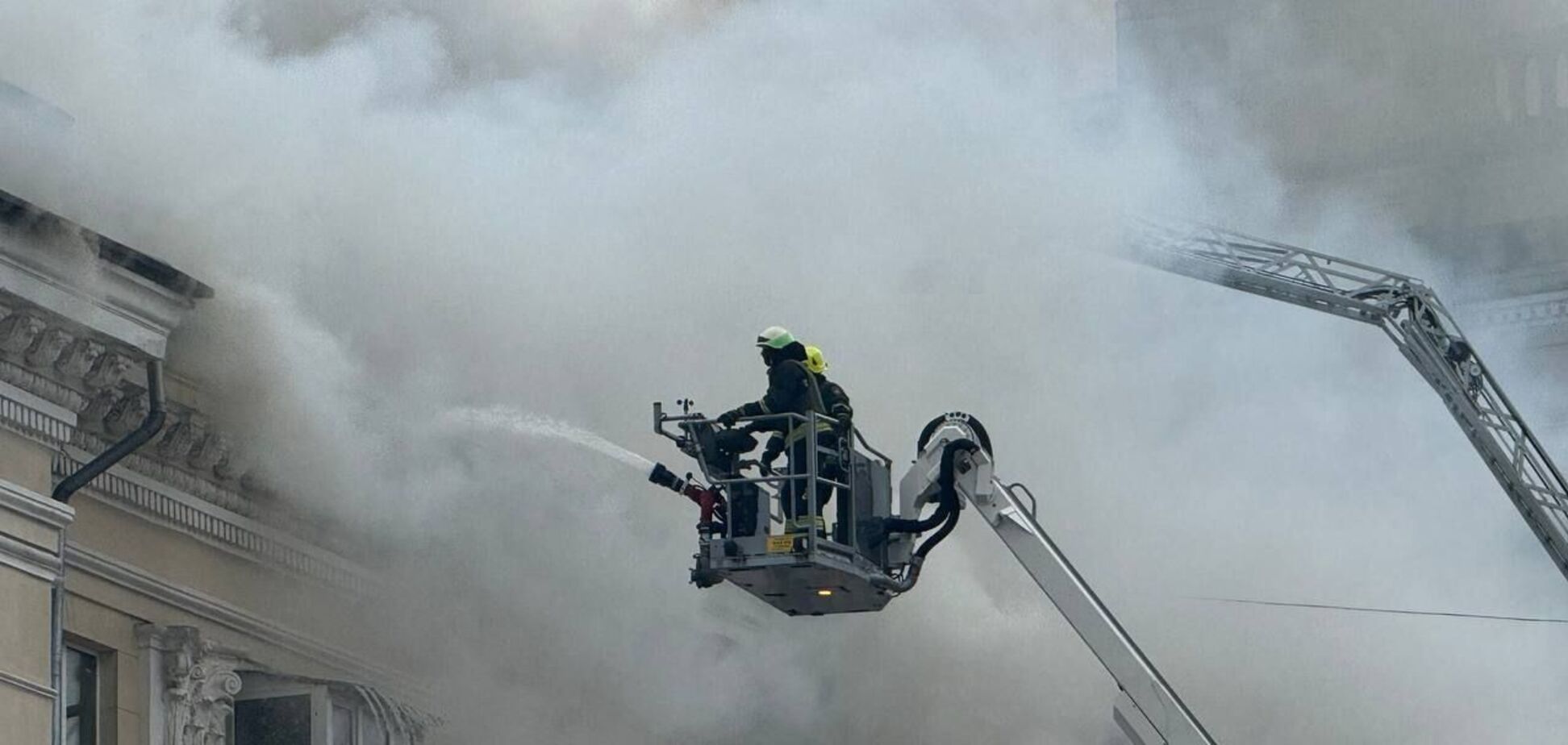 Оккупанты атаковали Днепропетровщину: повреждено предприятие, разрушены дома, среди погибших дети. Фото