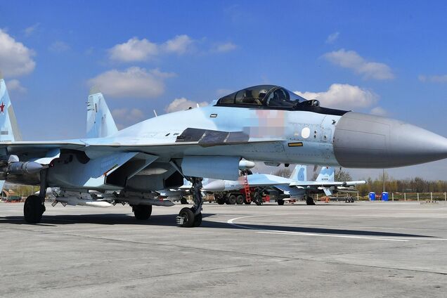 Використовують приманки: розвідка Британії розповіла, як РФ намагається захистити свої літаки від ударів