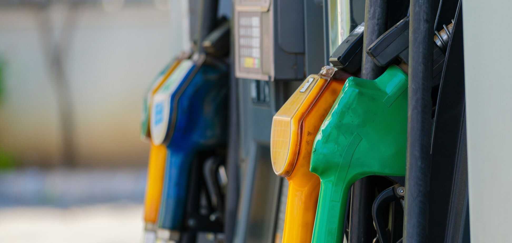 Украинские АЗС не стали удерживать цены на бензин
