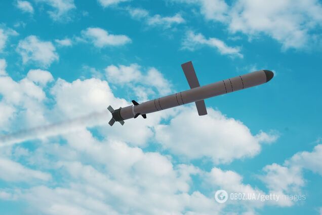 Россияне обстреляли ракетами Днепр: повреждено учебное заведение, есть жертвы. Фото и видео