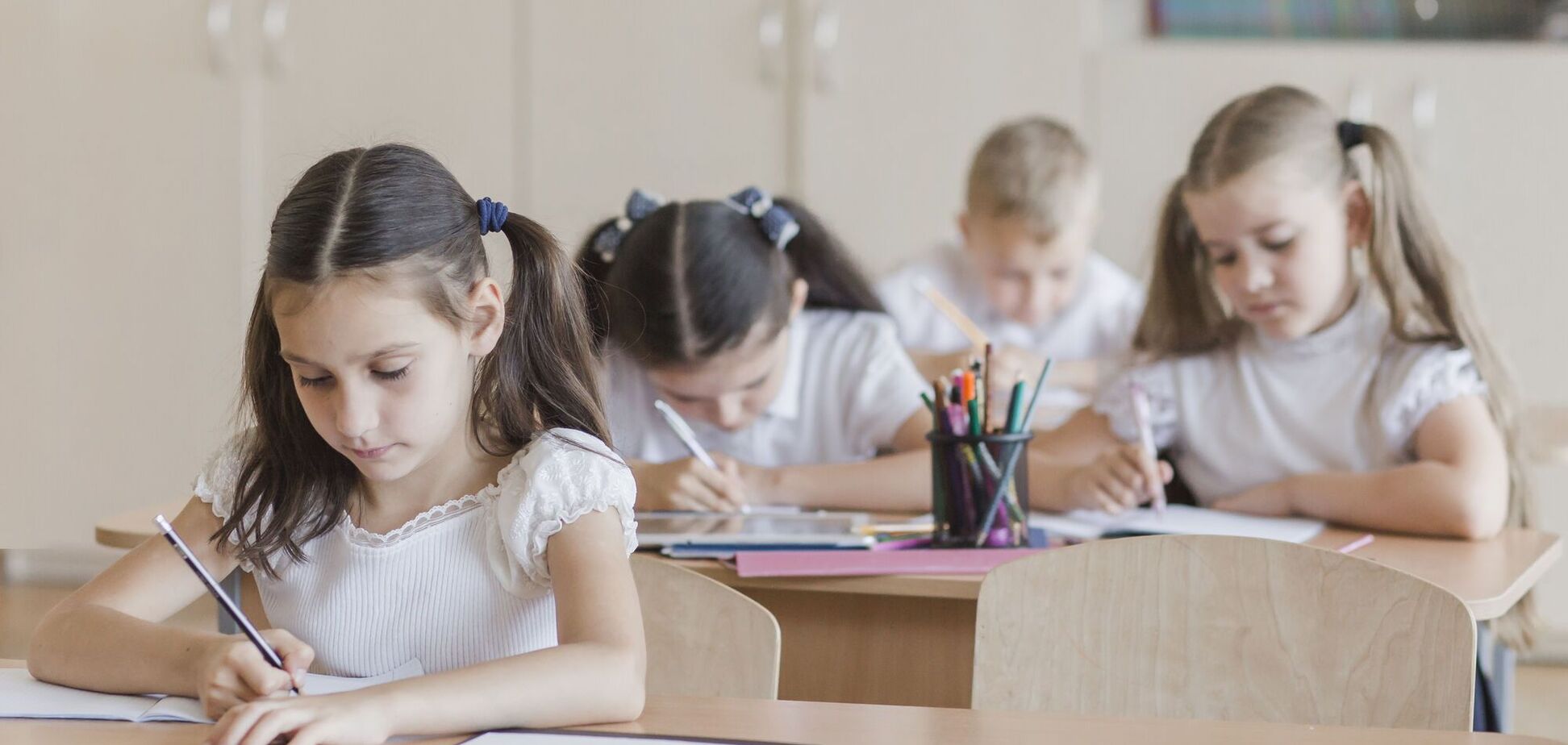 Лисовой анонсировал возвращение около 500 тыс. школьников на очное обучение до конца 2024 года