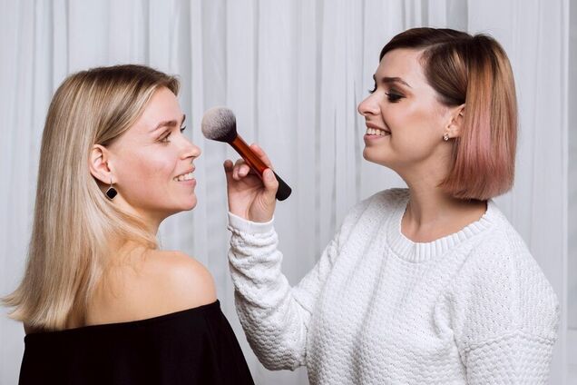 Как в 40 выглядеть на 30: поможет простая техника макияжа