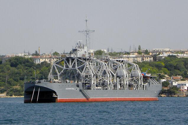 ВСУ поразили в Севастополе 100-летний российский корабль 'Коммуна': что о нем известно