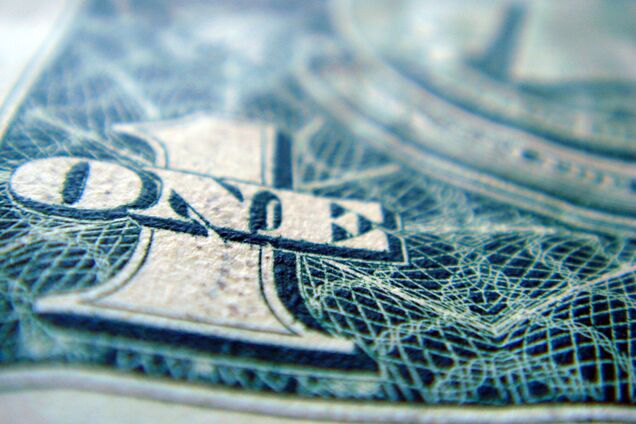 Українські обмінники готуються суттєво змінювати курс долара