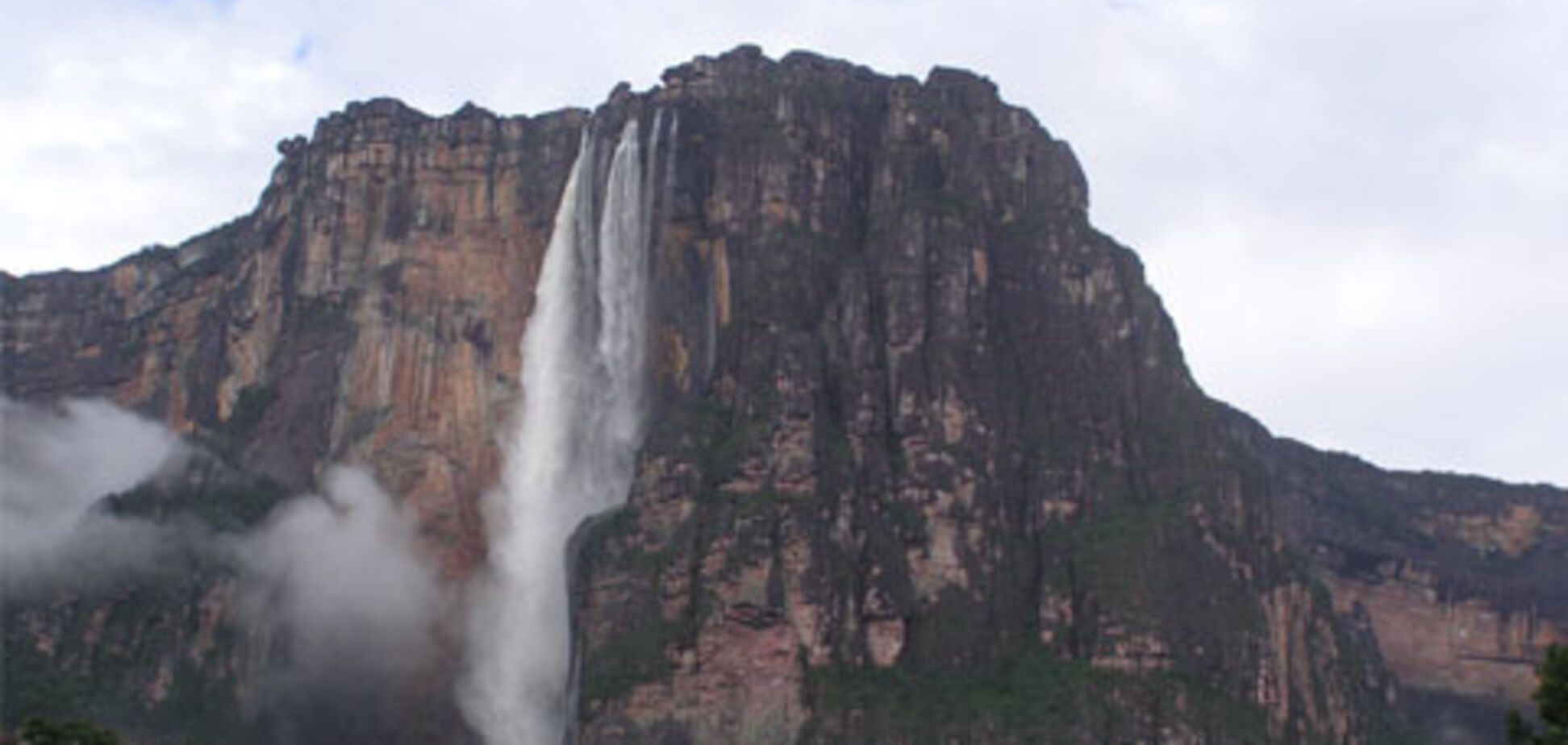Самый большой водопад в мире не видел ни один человек: причина вас удивит