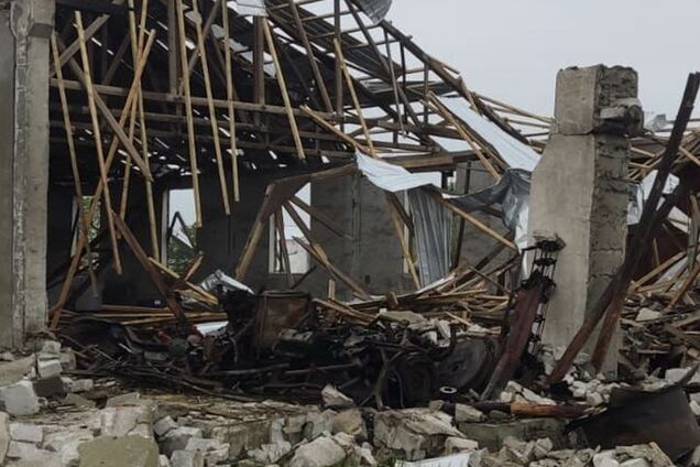 Окупанти атакували Одещину дронами: є приліт по території фермерського господарства. Фото