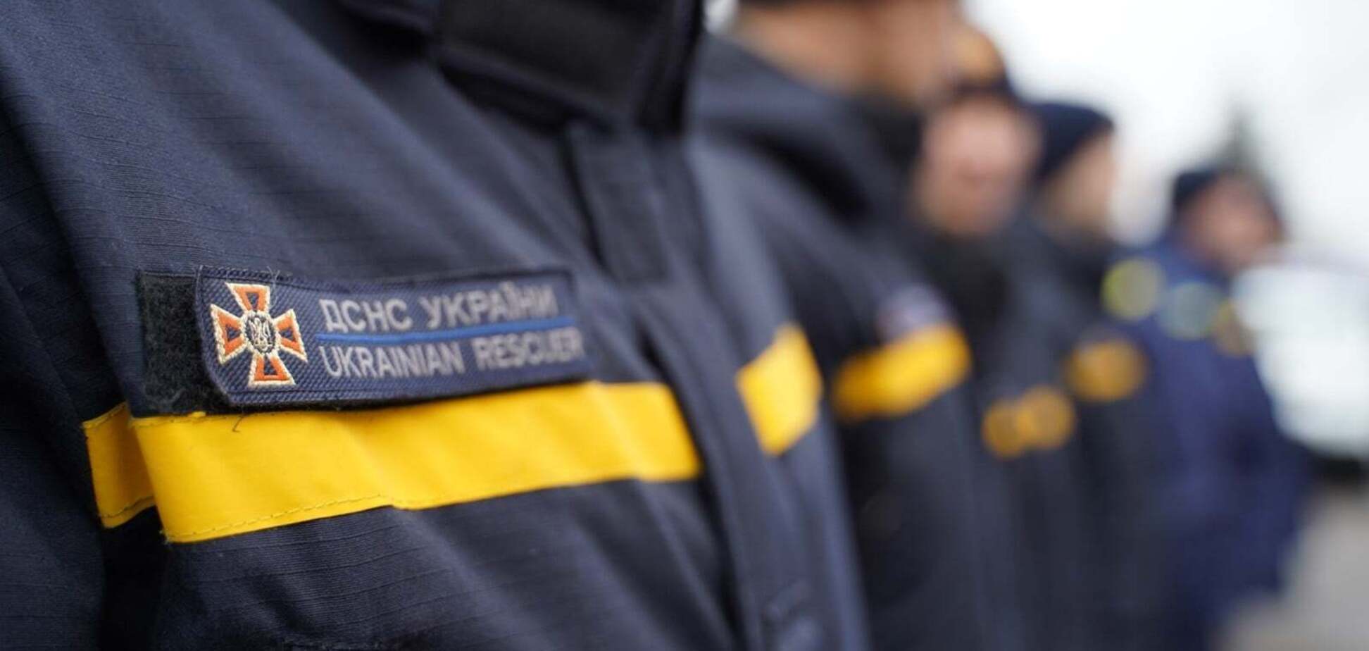 Произошел оползень: на Виннитчине спасатели достали из-под завала погибшего человека. Фото