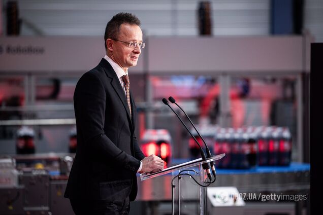 'Поставки оружия могут только затянуть войну': Сийярто раскритиковал помощь Украине и выступил против санкций в отношении России