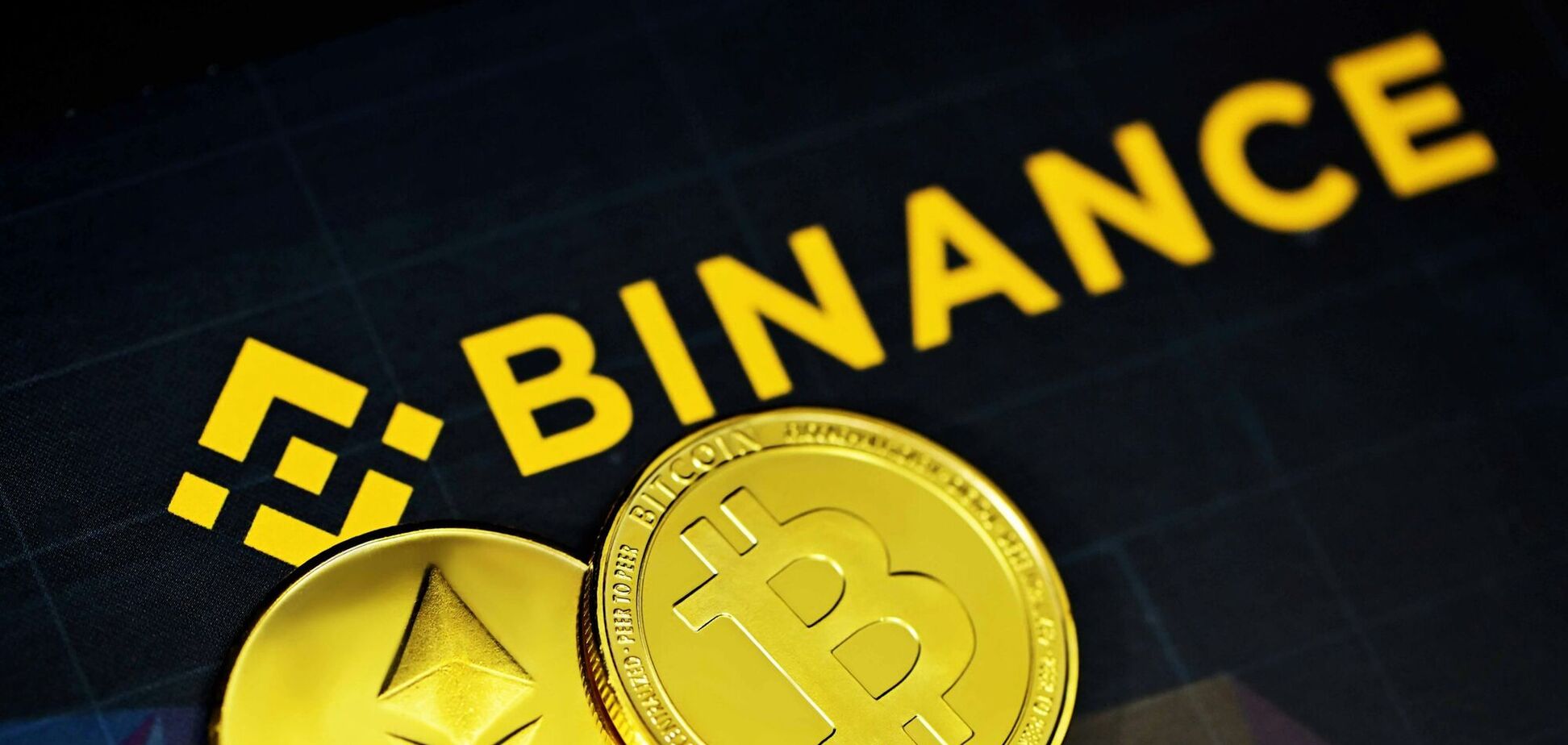Частка Binance у торгівлі біткоїном скоротилася майже вдвічі