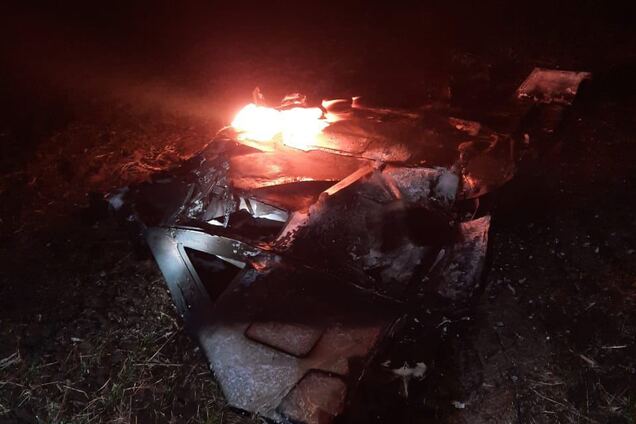 На Николаевщине обломки сбитого дрона повредили торговую инфраструктуру: возник пожар, пострадал мужчина. Фото