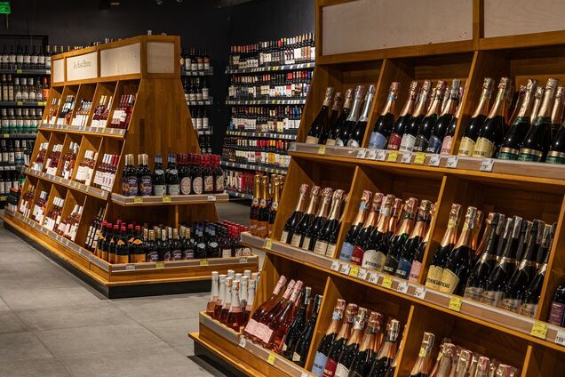 За продажу алкоголя детям хотят наказывать жестче