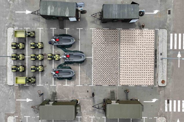 Морпехи, операторы БПЛА и пехота на фронте получат новую партию техники от Порошенко