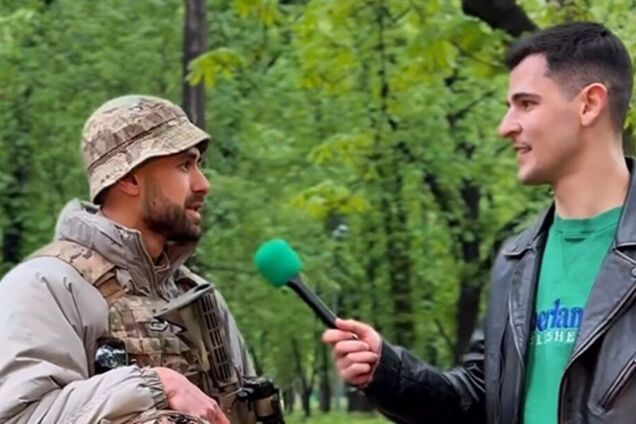 'Нарешті реалії, а не рожеві окуляри': захисник України розповів Ніколасу Кармі про свій лук і зачарував мережу