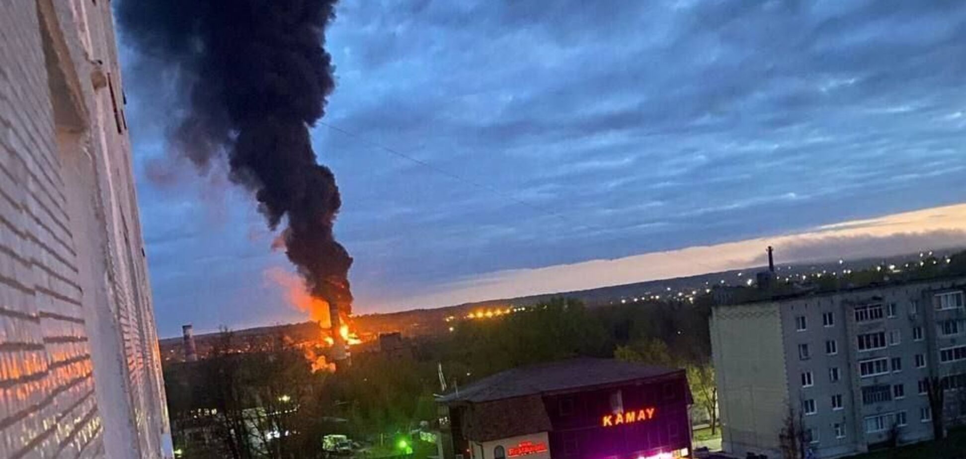У Росії мінус 26 тис. куб. палива: дрони СБУ уразили дві нафтобази у Смоленській області
