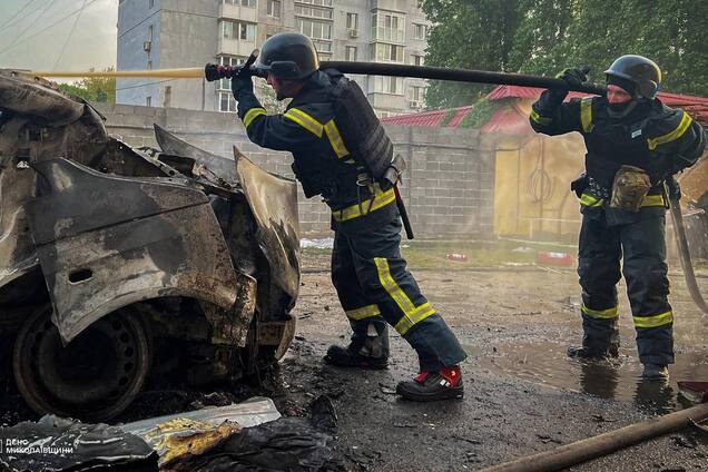 В Николаеве взорвалось неизвестное устройство и вспыхнул пожар: пострадали 5 спасателей. Фото