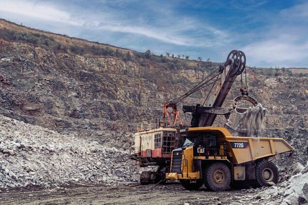 Подсанкционные олигархи пытаются продолжить работу в Украине