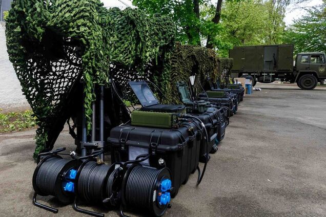 Закроем куполом еще 60 км фронта: Порошенко передал на передовую очередные три системы РЭБ 'Ай-Петри'