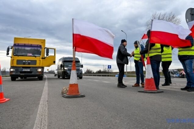 Польша продолжает блокировать границу с Украиной