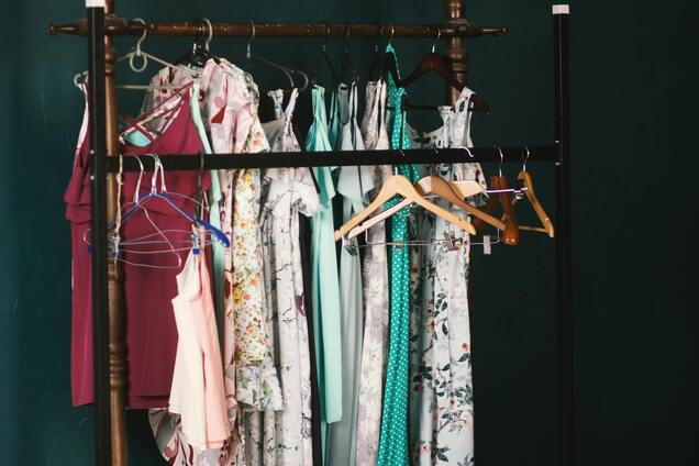 6 наймодніших суконь цього літа, які вже заполонили вулиці Парижа