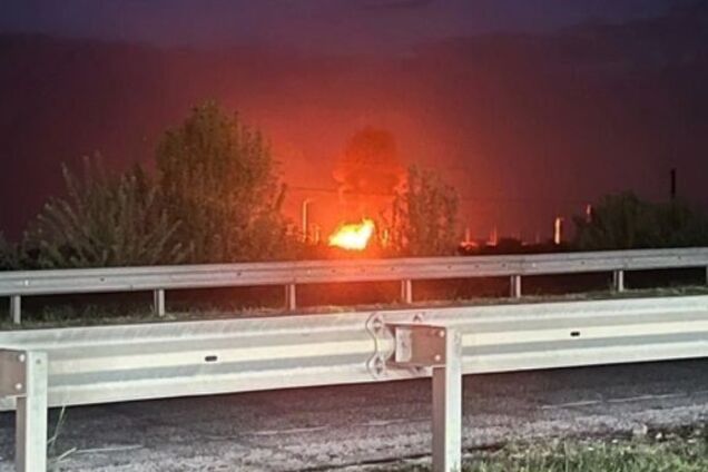 У Росії БПЛА атакували низку об'єктів: під ударом опинилися два НПЗ, бітумний завод та аеродром