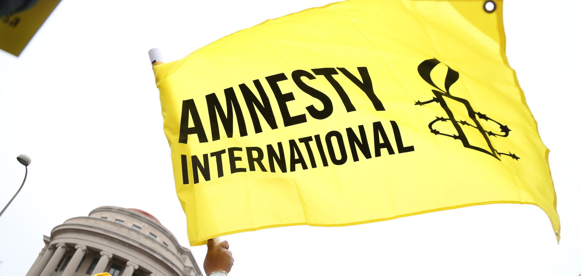Шизофренічні звіти неминучі: кого насправді захищає Amnesty International