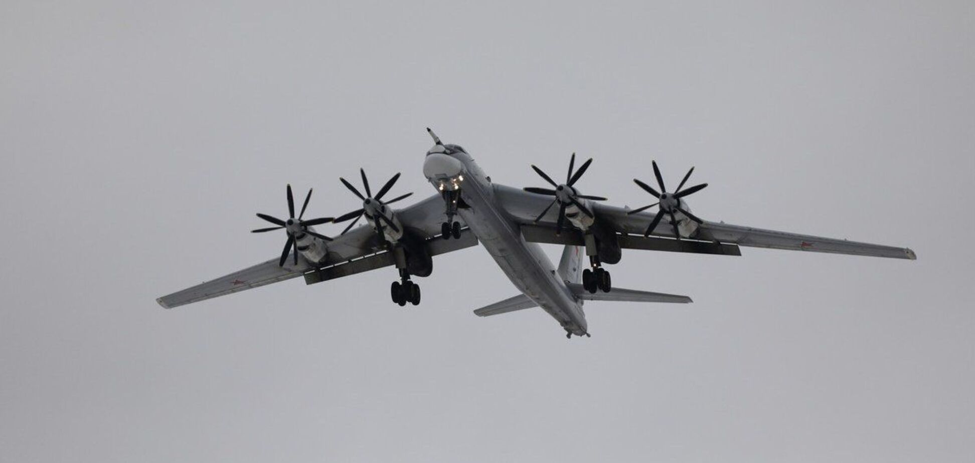 Росія підняла у повітря вісім бортів Ту-95МС з аеродрому 'Оленья': можливі пуски крилатих ракет
