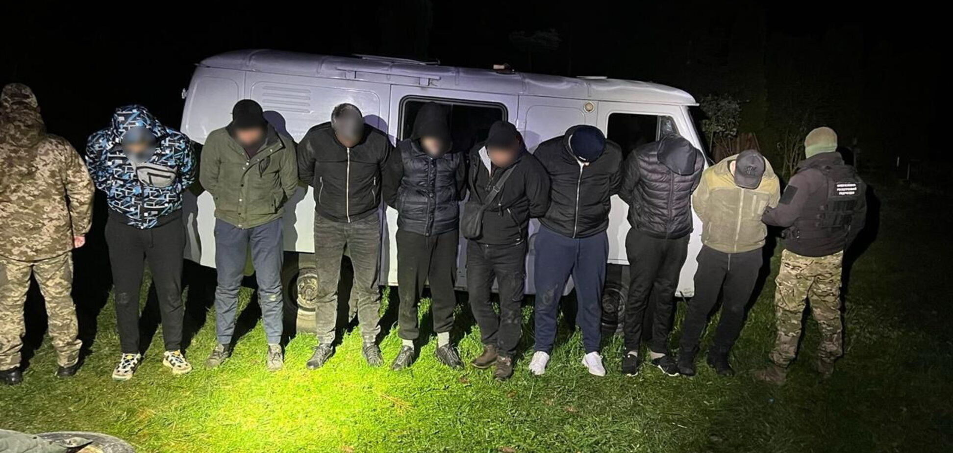 Недалеко от границы поймали группу уклонистов