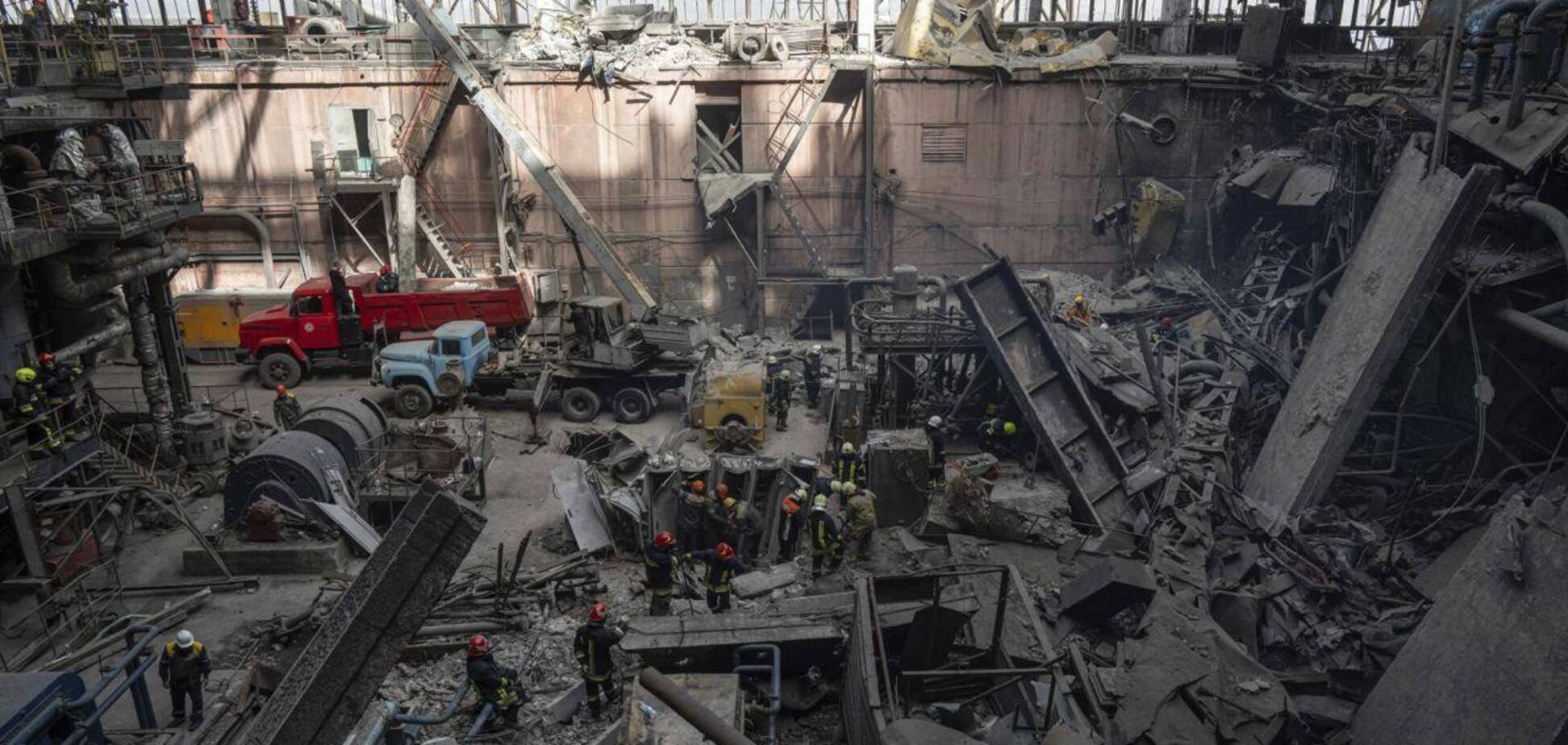 Пожежі продовжують гасити: у ДТЕК показали пошкоджені військами РФ електростанції. Фото