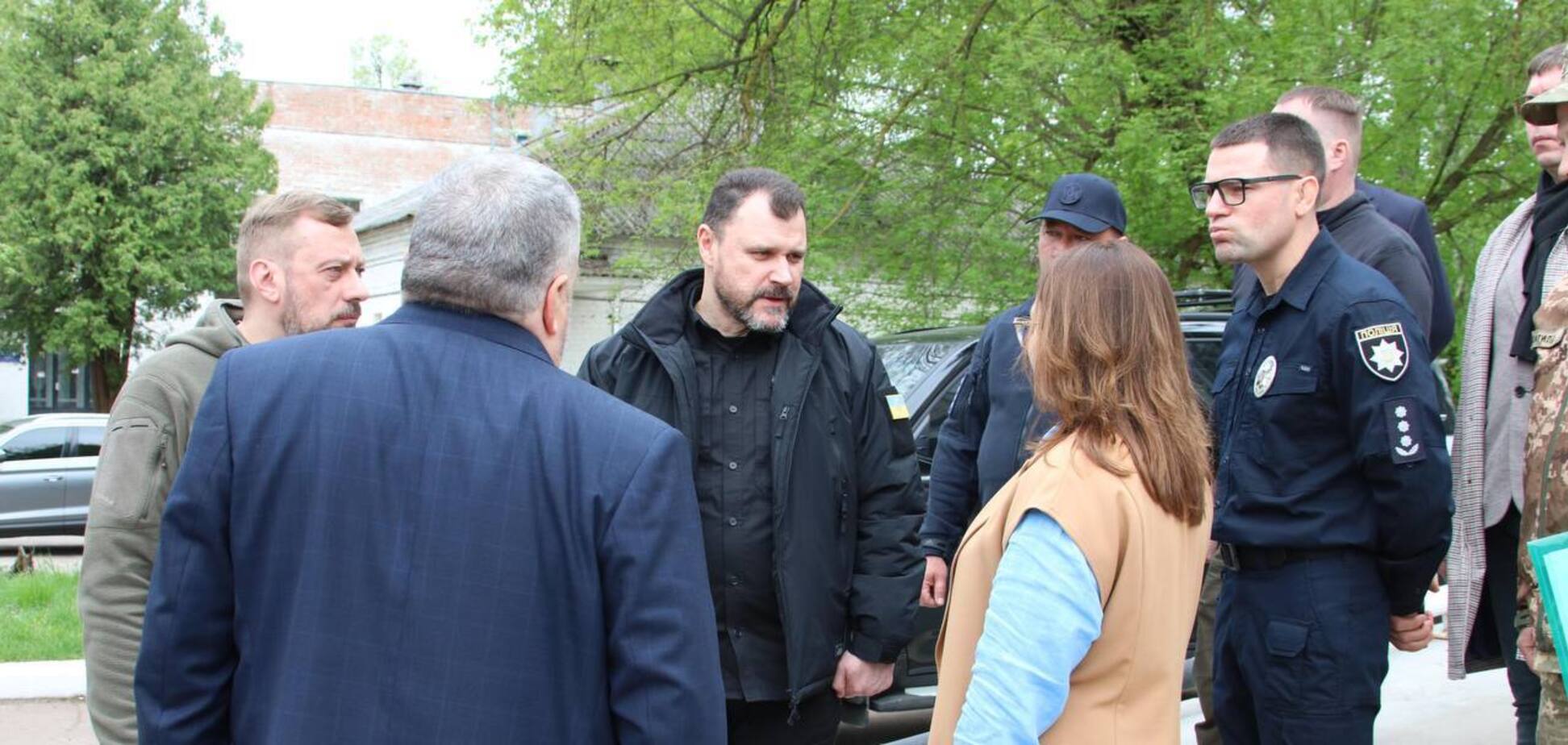 'Перш за все – безпека': міністр МВС у Черкасах та Чернігові зустрівся з керівниками ОВА