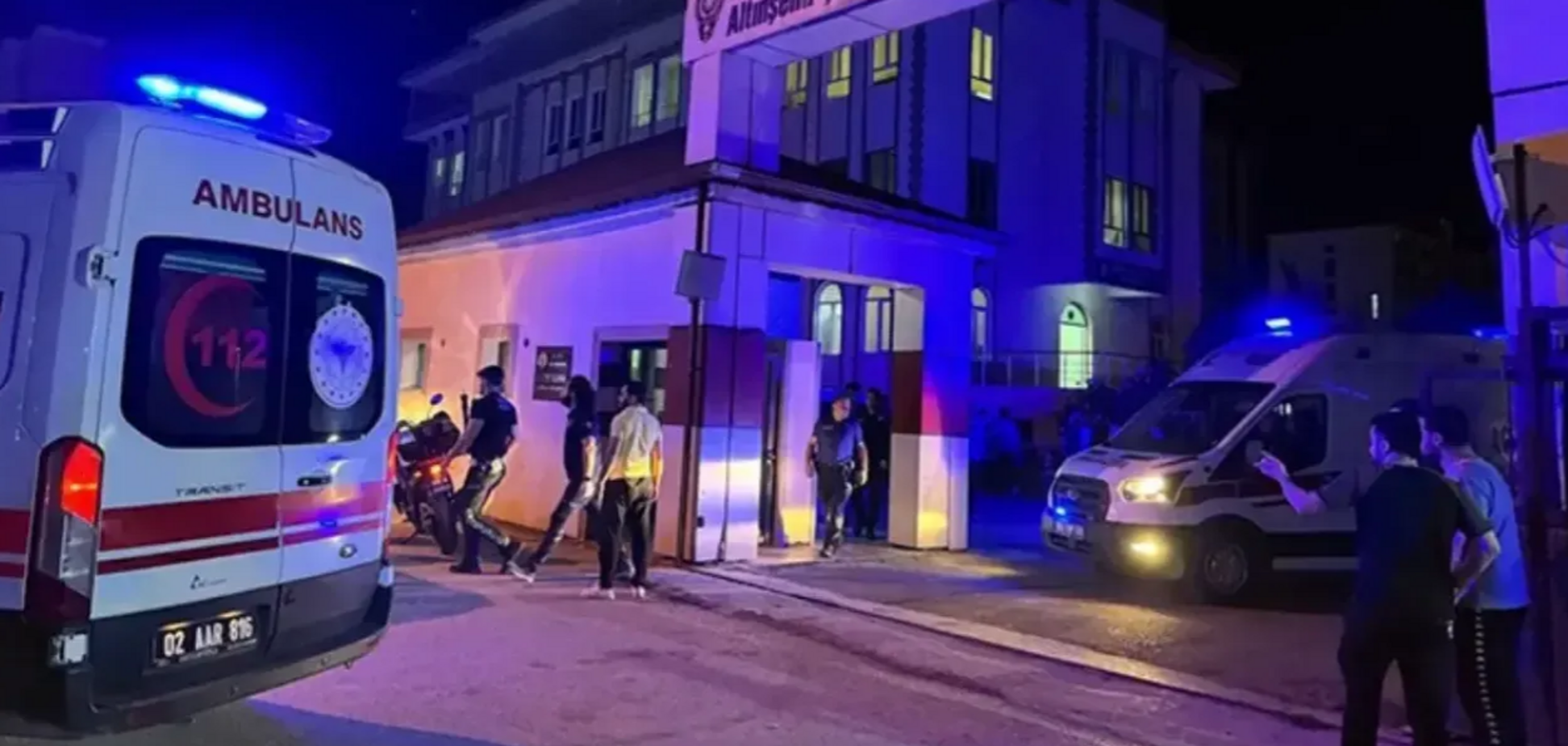 У Туреччині сталася стрілянина у відділку поліції, є загиблі. Фото і відео