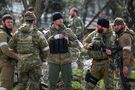 На відстань 150-200 км до кордону з Сумщиною прибуло чотири батальйони чеченців: чи є загроза для України 