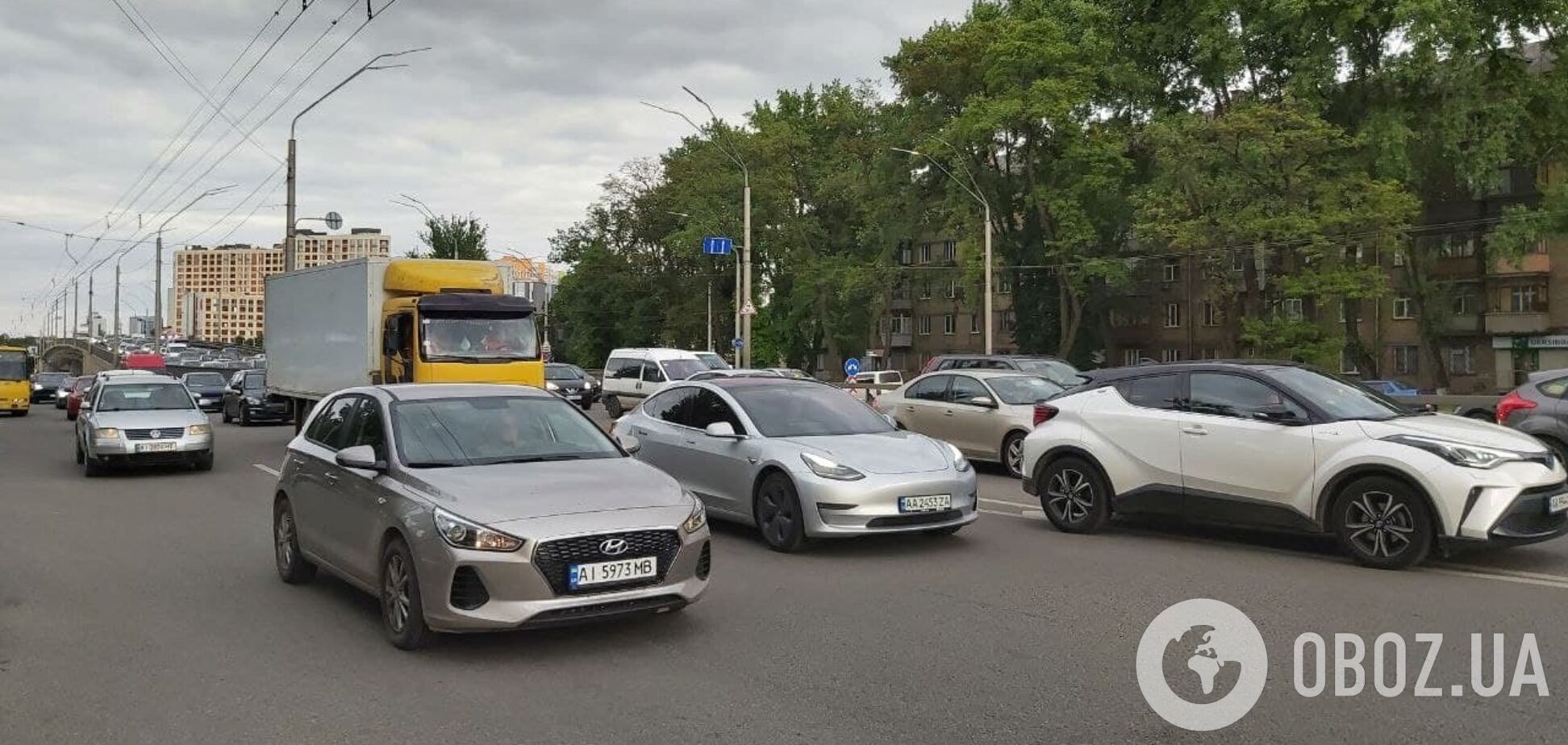 Киев утром сковали многочисленные пробки