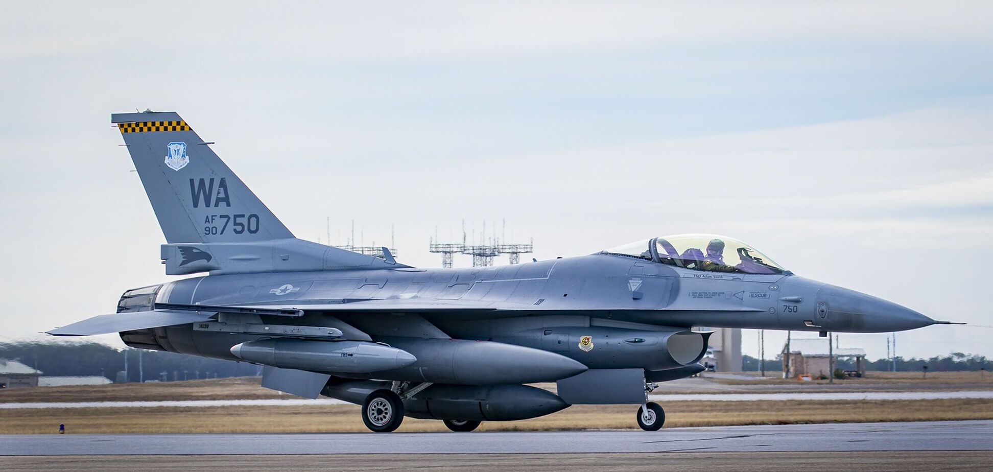 США планируют часть самолетов F-16 превратить в беспилотники – Defense Express