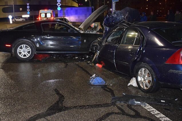 ДТП произошло возле станции метро Героев Днепра в Киеве