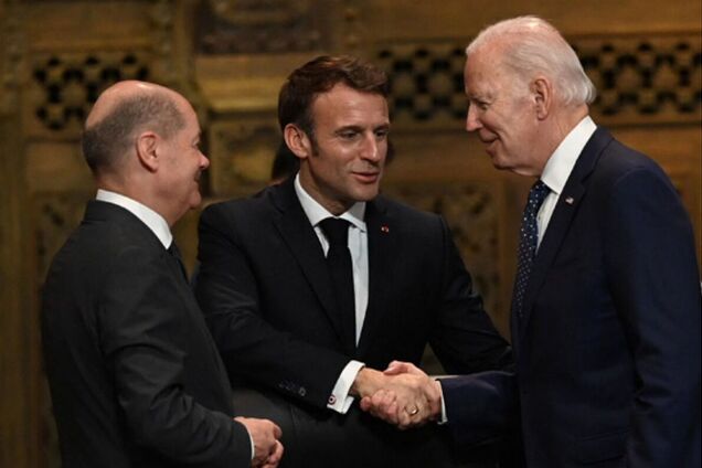 Макрон запропонував Байдену і Шольцу радикально змінити стратегію щодо Росії: в WSJ розповіли, про що йшлося