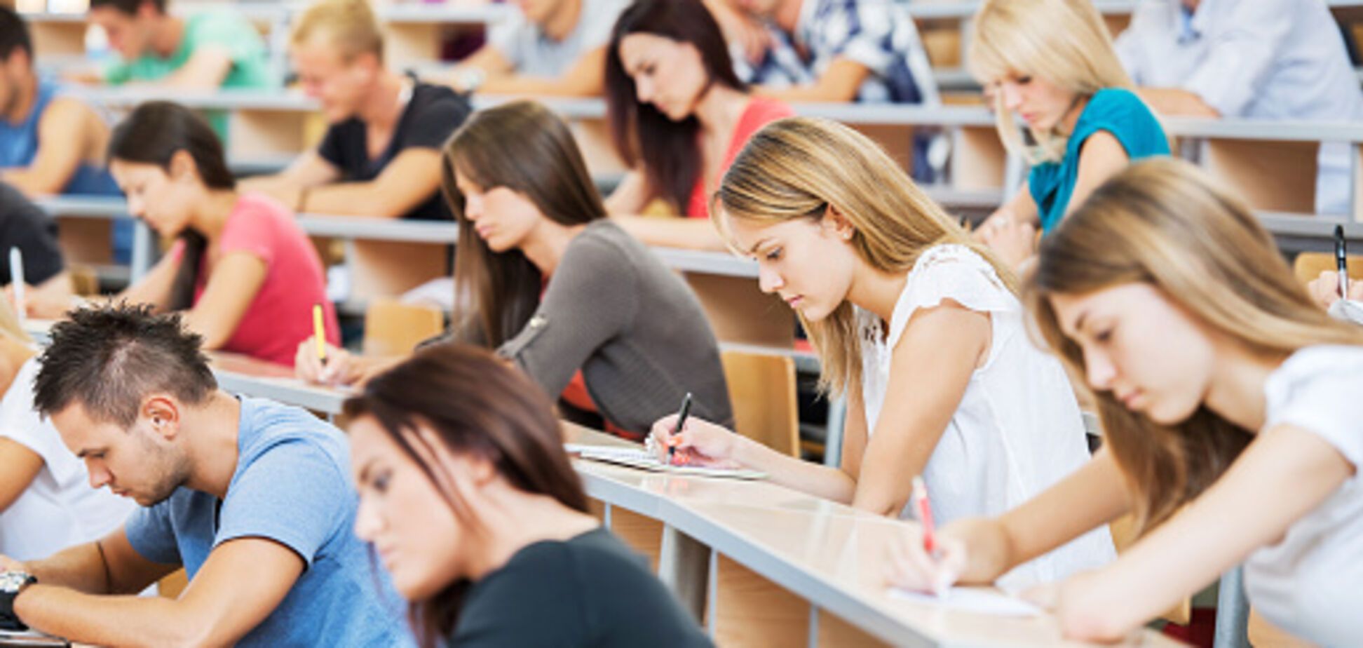 Могут ли студенты-мужчины выезжать за границу на обучение или стажировку: разъяснение