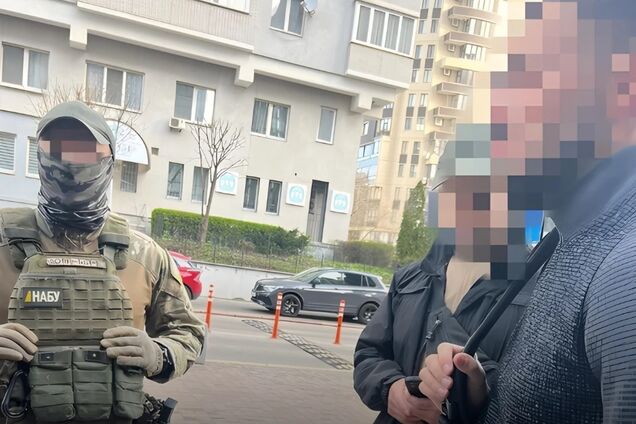 НАБУ и САП сообщили о подозрении чиновнику СБУ: обвиняют в схеме завладения почти 95 млн грн 'Укрзализныци'