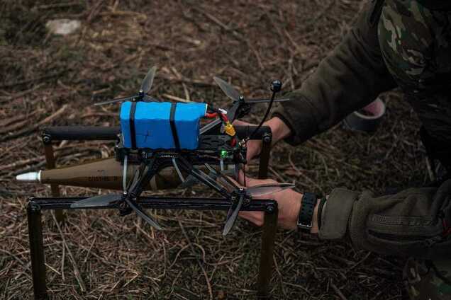 'Убегать от украинского дрона – плохая идея': оккупант пытался спастись бегством, но план провалился. Видео