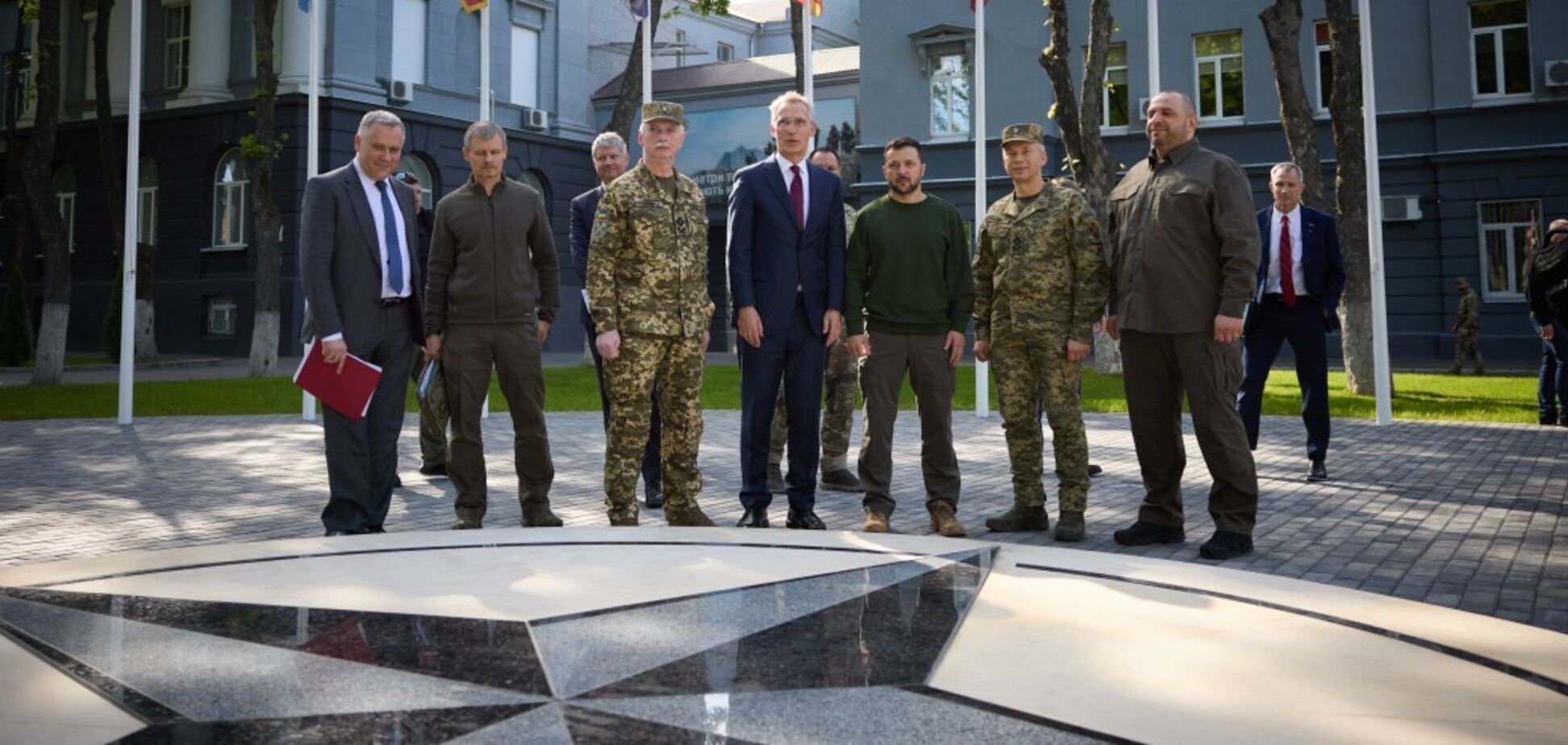 Зеленський і Столтенберг у Національному університеті оборони