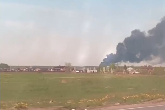 Під Москвою спалахнула потужна пожежа на складах, валить чорний дим. Відео