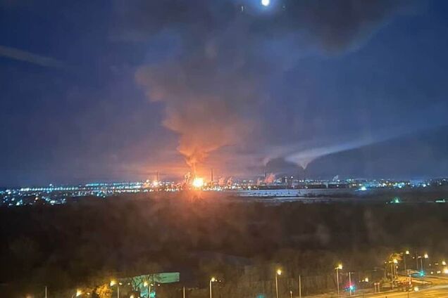 Внаслідок українських атак на НПЗ Росія скоротила експорт палива до майже історичного мінімуму – Politico