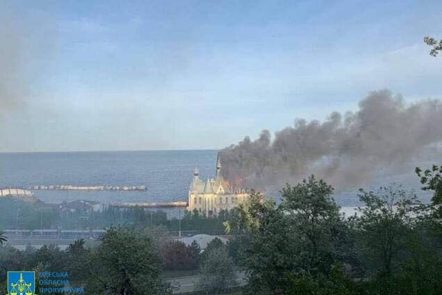 Обломки разлетелись на 1,5 км: удар России по Одессе ракетой с кассетным боеприпасом попал на видео