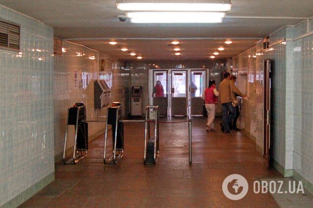 Вестибюль виходить до вулиці Городоцького