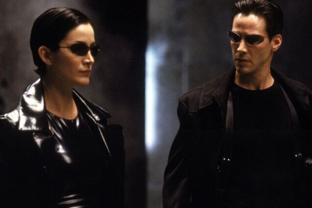 Фанати 'Матриці' знайшли у фільмі передбачення теракту 9/11: моторошну деталь помітили в паспорті Нео