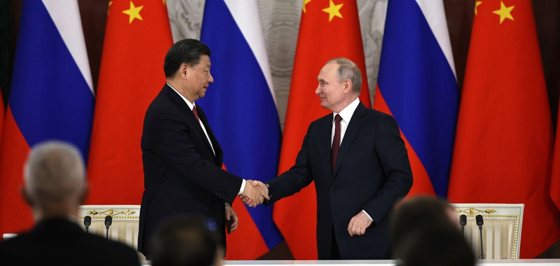 Китай предоставляет России спутниковые изображения военных объектов в Украине – Bloomberg