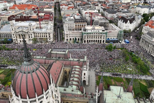 У Будапешті десятки тисяч осіб вийшли на протест проти політики друга Путіна Орбана 